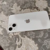 آیفون 13 معمولی سفید تمیز و مرتب