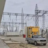 نیروی نیمه فنی در پست برق