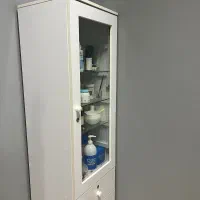 کمد پزشکی و آرایشی