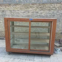 ویترین مغازه بزرگ در حمیدیه