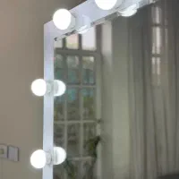 آینه لامپ دار هالیودی