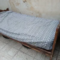 فروش تخت چوبی ودوعددتشک ودراور|تشک تختخواب|شهرکرد, |دیوار