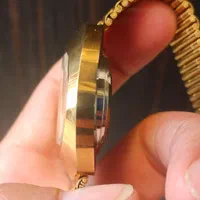 ساعت رادو|ساعت|ری, شهید غیوری (ابن باویه)|دیوار