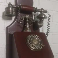 تلفن قدیمی دیواری