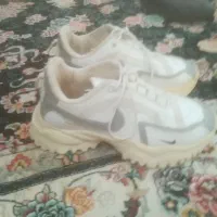 کفش دخترانه شماره 37 سالم درحد نو 300هزار تومان