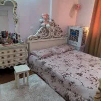 تخت خواب و تشک و دراور و دوعدد پاتختی
