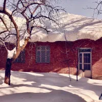 ۲۴۰ متر/ جنوبی/ قابل سکونت/ ۳ طبقه بنا