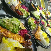 به یک همکار تخته کار برای رستوران نیازمندیم