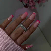 مدل ناخن جهت اجرای سبکی که در عکس می‌باشد
