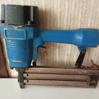 منگنه زن آلمانی و میخکوب بادی|ماشین‌آلات صنعتی|یزد, |دیوار