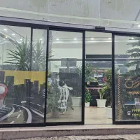 مغازه ۱۵۰ متری سر دونبش تازه ساخت