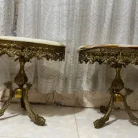 دو عدد پایه ، میز برنجی همراه با سنگ مرمر