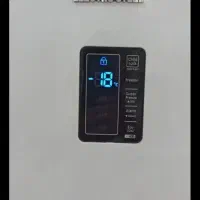 یخچال فریز ۹ کشو .یک سال کار کرد صفر