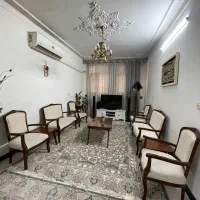 مبلمان فرانسوی ۸ نفره چوب گردو اصل با میز وسط