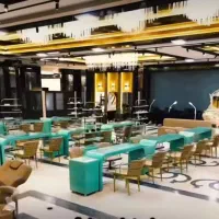 دستیارناخن سالن زیبایی