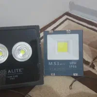 دوعددپرژکتور۵۰و۱۰۰وات|لامپ و چراغ|محمدشهر, ولدآباد|دیوار