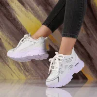 کفش اسپرت لایت سول.. جدیدترین مدل ترندی|کیف، کفش، کمربند|صحنه, |دیوار