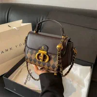 کیف برند|کیف، کفش، کمربند|آفتاب, |دیوار