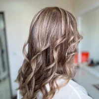 استخدام همکار در سالن ارایش