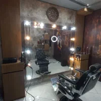 دکور و آیینه آرایشگاه