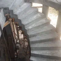 پله دوبلکس بتنی پله معلق