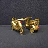 یک جفت موتور وسپا قدیمی.برنجی.کلکسیونی(دکوری)