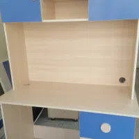 میز تحریر و تخت خواب