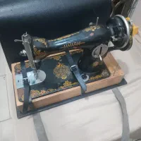 چرخ خیاطی روسی جعبه چرمی|چرخ خیاطی و ریسندگی|بومهن, |دیوار