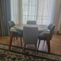 میز نهار خوری چهار نفره در حد نو