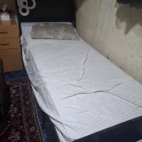 تخت یکنفره چوبی سالم با تشک