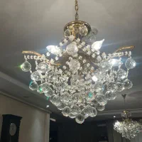 دو عدد لوستر کریستال خارجی|لوستر و چراغ آویز|قزوین, |دیوار