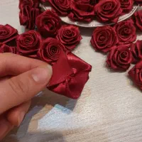 گل روبانی تمام دست دوز|صنایع دستی و سایر لوازم تزئینی|تهران, امام زاده عبدالله|دیوار