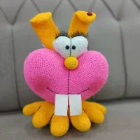 عروسک بافتنی قلب|صنایع دستی و سایر لوازم تزئینی|شیراز, زرهی|دیوار