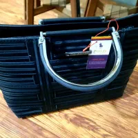 کیف و کفش|کیف، کفش، کمربند|شیراز, کوشک میدان|دیوار