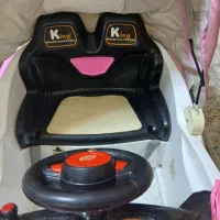 ماشین شارژی دونفره کاملا سالم فقط باتری نداره|اسباببازی بچه|کرج, شاهینویلا|دیوار