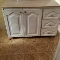 کابینت ۲ در و ۳ کشو در حد نو تمیز سالم