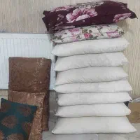 بالشت زیر سری