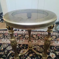 عسلی کنار مبلی