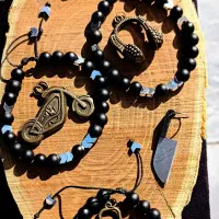 دستبند و گردنبند