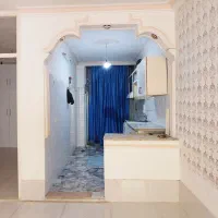 فروش و رهن واجاره طبقه ۷۰ متری راه جدا با حیاط