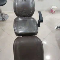 صندلی اصلاح و دستگاه اکستنشن مو و۴عدد صندلی و مو