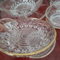 تعدای ظرف و دکوری خارجی قدیمی اصلی
