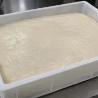خمیر پیتزا ی تازه چونه‌شده وکیلویی  فست فود و منزل