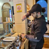 نیازمند باریستا وصندوقدار،شهرری|استخدام خدمات فروشگاه و رستوران|ری, دیلمان|دیوار