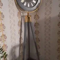 ساعت ایستاده