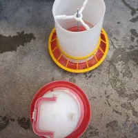 دون خور و آب خور مرغ و خروس