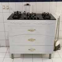 گاز به همراه کابینت نو