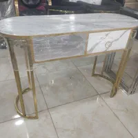 میز کاشت ناخن|آرایشگاه و سالنهای زیبایی|رشت, امین الضرب|دیوار