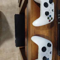 ایکس باکس سری s با دو دسته