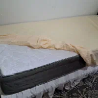 تخت خواب یک نفره فلزی با کفی چوبی و تشک درحد نو|تخت و صندلی بچه|تهران, شمیران‌نو|دیوار